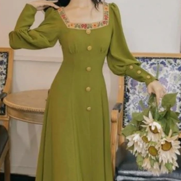 Green Cottage Core Dress - Picture 3 of 4